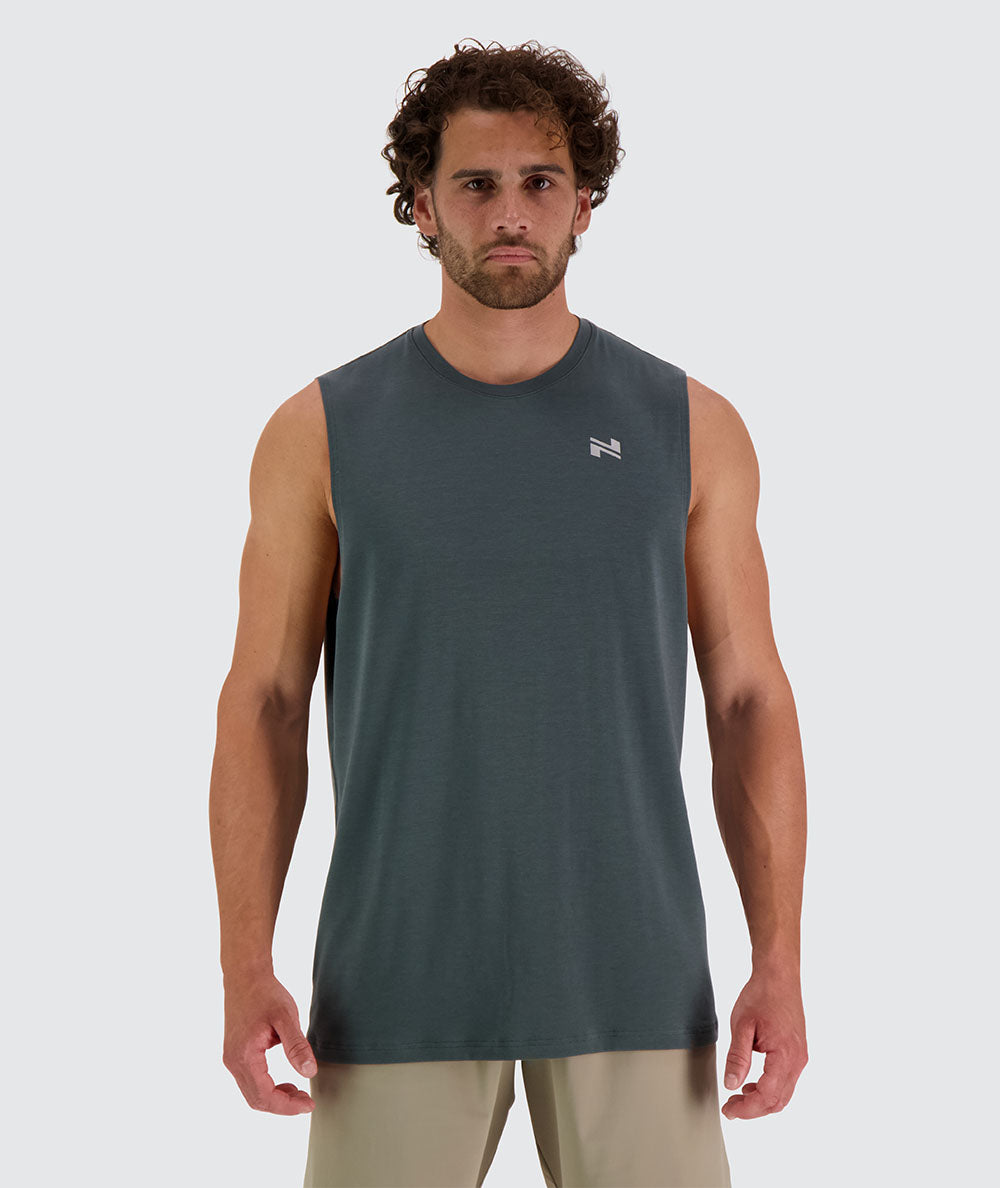 Men's soft and comfortable muscle tank for training, Model 179 cm / size L#color_sage