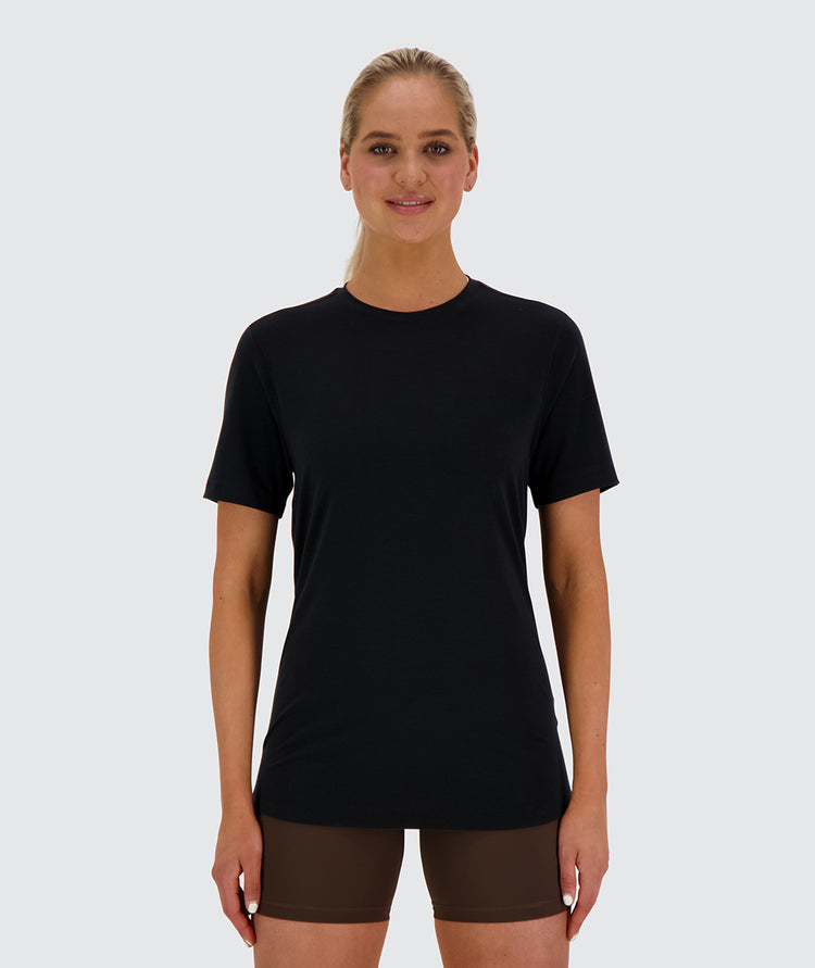 women's everyday tee, Model 173 cm / size S#color_black