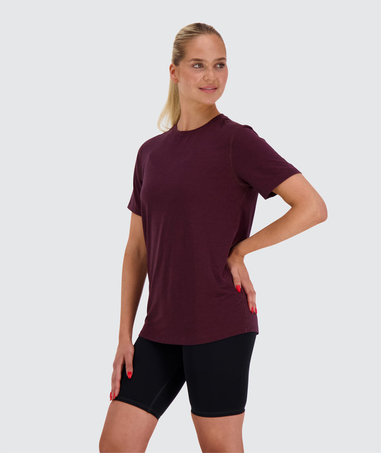 women's everyday tee#color_wine-red